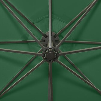 Zweefparasol met paal en LED-verlichting 300 cm groen