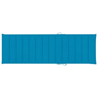 Ligbed met blauw kussen ge&iuml;mpregneerd grenenhout