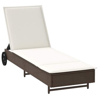 Ligbed met wielen en kussen poly rattan bruin