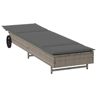 Ligbed met wielen en kussen poly rattan grijs