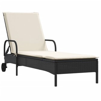Ligstoelen 2 st met kussens poly rattan zwart
