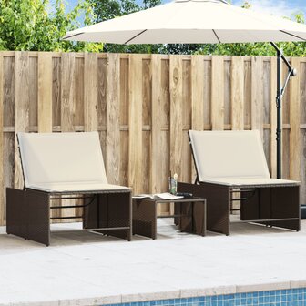 Ligstoelen 2 st met tafel bruin poly rattan