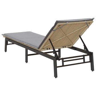 Ligstoel met kussen beige polyrotan