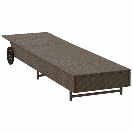 Ligbed met wielen en kussen poly rattan bruin