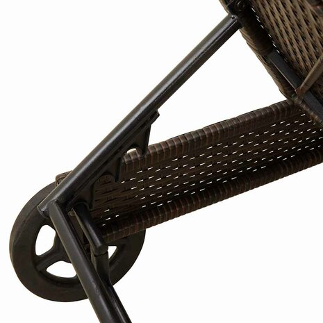 Ligbed met wielen en kussen poly rattan bruin
