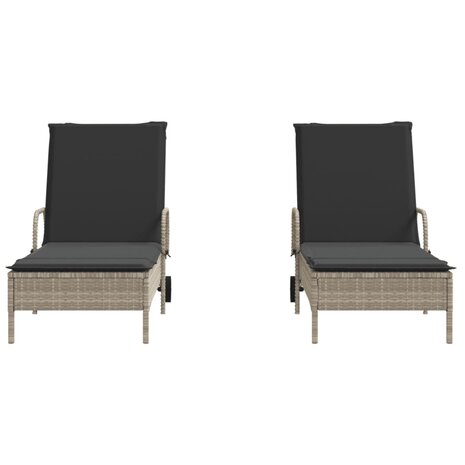 Ligstoelen 2 st met kussen poly rattan lichtgrijs