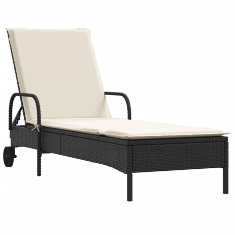 Ligstoelen 2 st met kussens poly rattan zwart