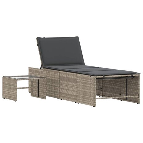 Ligstoelen 2 st met tafel lichtgrijs poly rattan