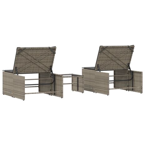 Ligstoelen 2 st met tafel grijs poly rattan