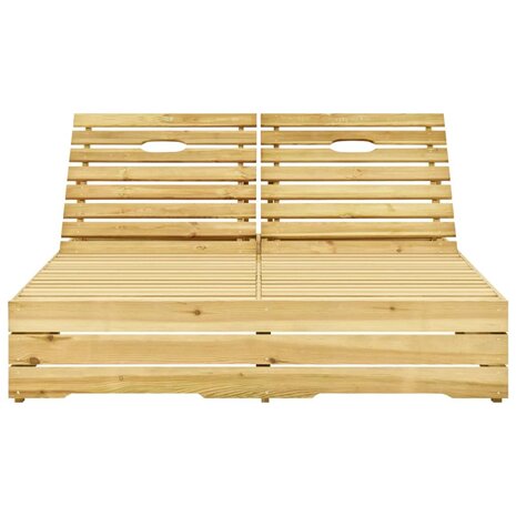 Ligbed tweepersoons met heldergroene kussens geïmpregneerd hout