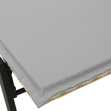 Ligstoel met kussen beige polyrotan