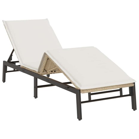 Ligstoel met kussen beige polyrotan