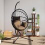 Hangstoel-met-standaard-rattan-en-staal-taupe
